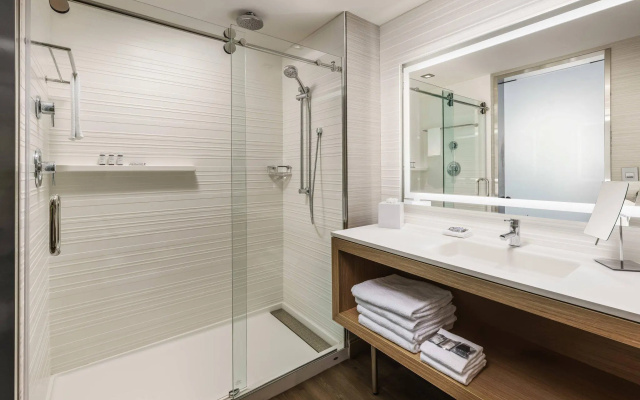 Standard Double room with city view