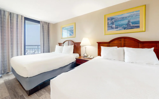 1 Bedroom Standard Quadruple room with balcony and with partial ocean view