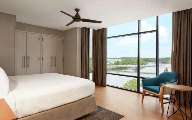 1 Bedroom Double Suite with water view