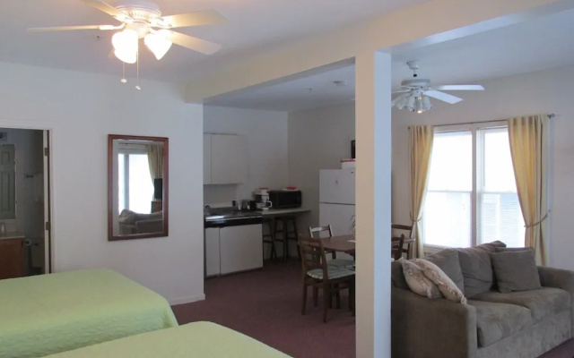 Deluxe Suite