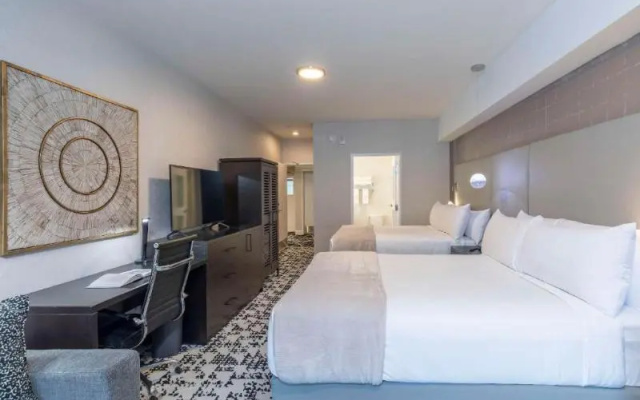 Quadruple Suite