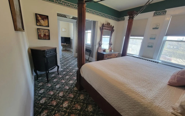 Premium Suite