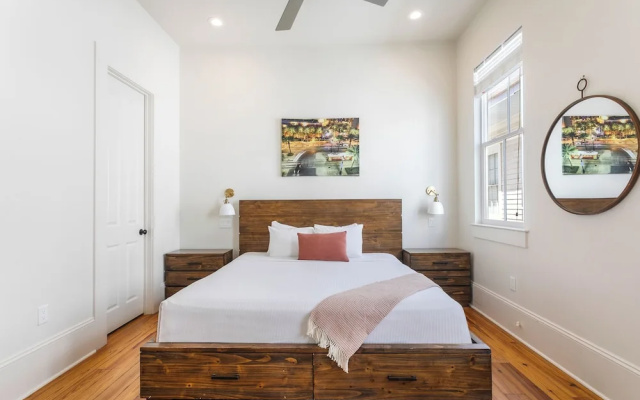 2 Bedrooms Luxury room with balcony and with courtyard view