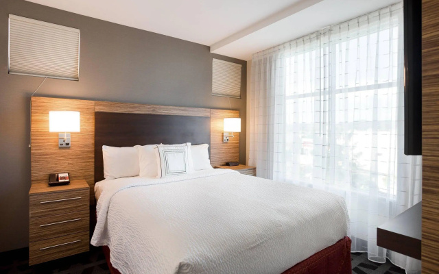 2 Bedrooms Suite with balcony