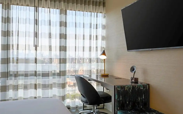 Standard room with city view