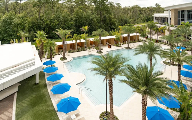1 Bedroom Executive Suite with pool view
