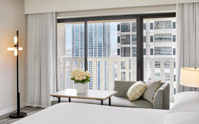 Double room with balcony and with city view