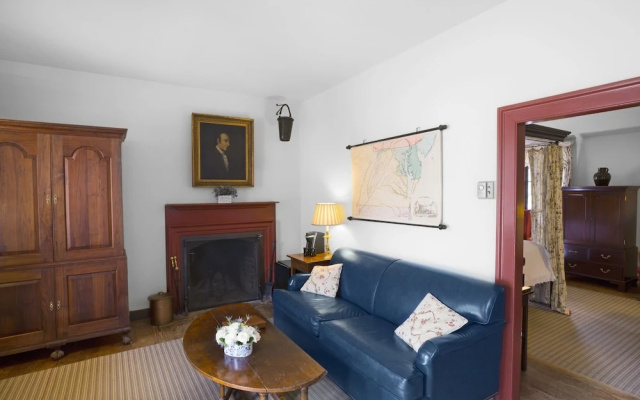 Classic Double Cottage with garden view