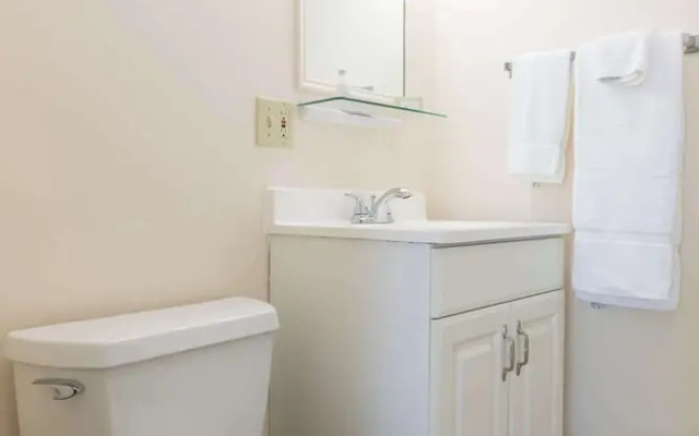 Standard room with partial view