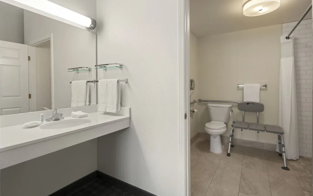 1 Bedroom Suite