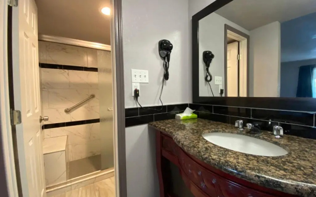 Premium Quadruple Suite