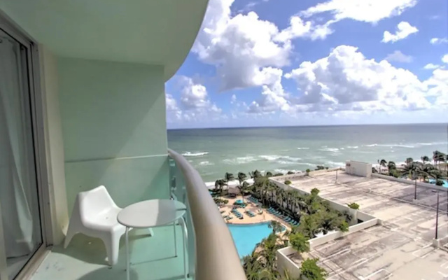 1 Bedroom Premium Apartment with pool view