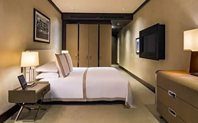 Deluxe Double room with courtyard view