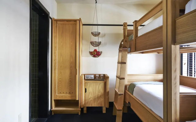 Triple room