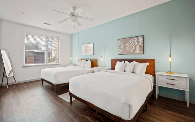 Deluxe Apartment