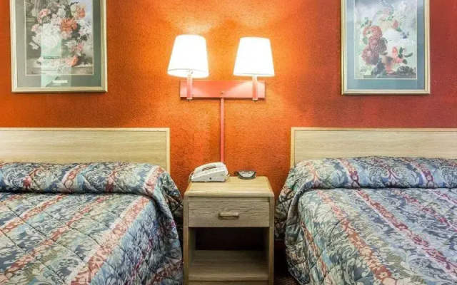 Standard Sextuple room