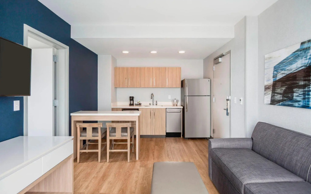 1 Bedroom Double Suite with partial view
