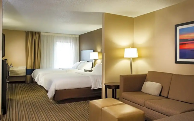 Quadruple Suite with lake view