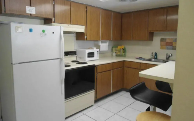 1 Bedroom Standard Basement room