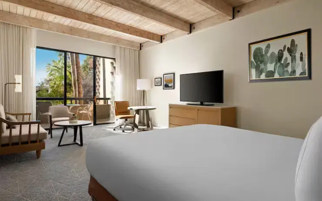 Room with Patio or Balcony and with courtyard view