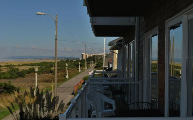 2 Bedrooms Deluxe Suite oceanfront