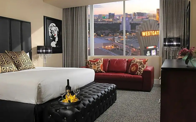 Signature Double room Strip View