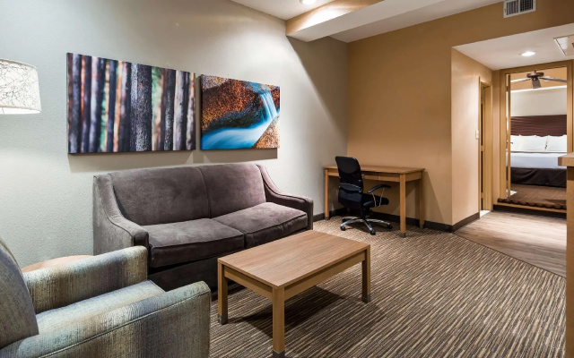Deluxe Suite