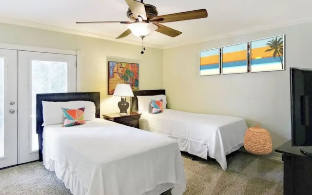 5 Bedrooms Cottage with balcony