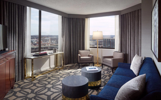 Executive Double Club Suite