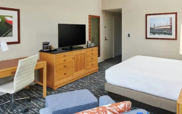 Standard room with balcony and with courtyard view