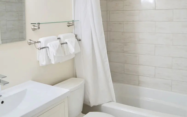 1 Bedroom Suite
