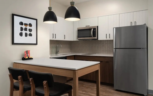 1 Bedroom Suite