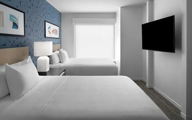 1 Bedroom Twin Kitchen Suite
