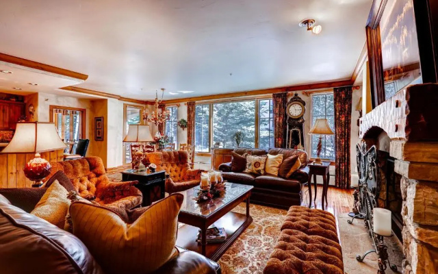 3 Bedrooms Apartment