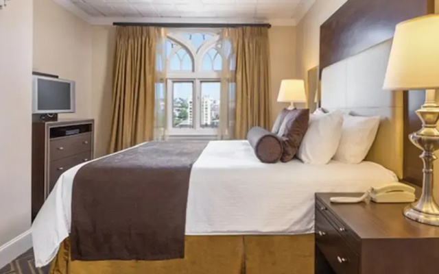 1 Bedroom Suite