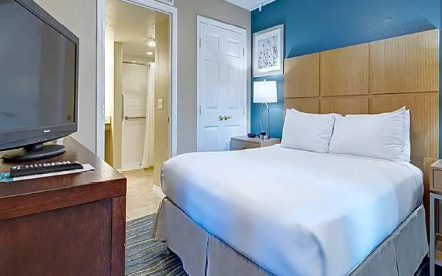 2 Bedrooms Villa