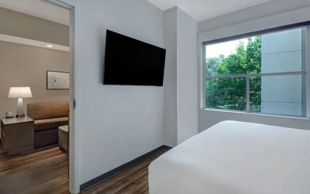 1 Bedroom Double Kitchen Suite