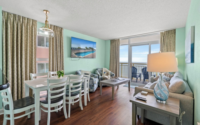 2 Bedrooms Deluxe room with balcony and with ocean view