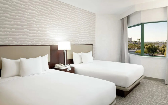 Business Quadruple Suite