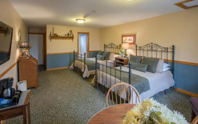 Classic Quadruple room