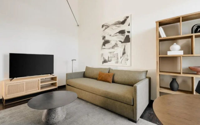 2 Bedrooms Apartment