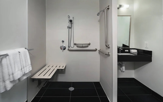 1 Bedroom Suite