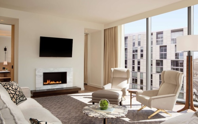 1 Bedroom Diplomat Suite