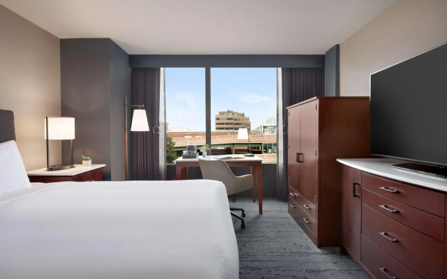 Standard Double room with city view