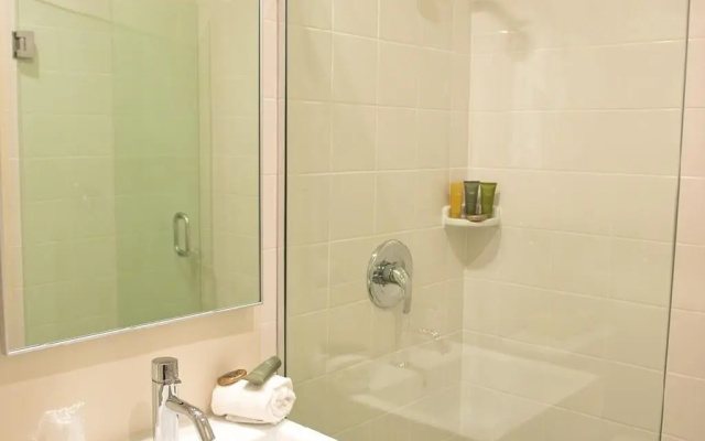 Standard Double room with partial ocean view