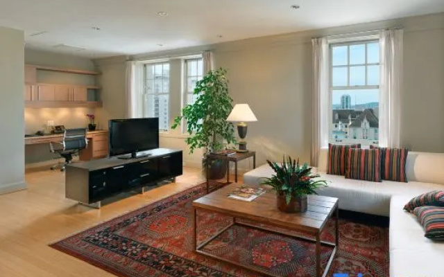 1 Bedroom Club Suite