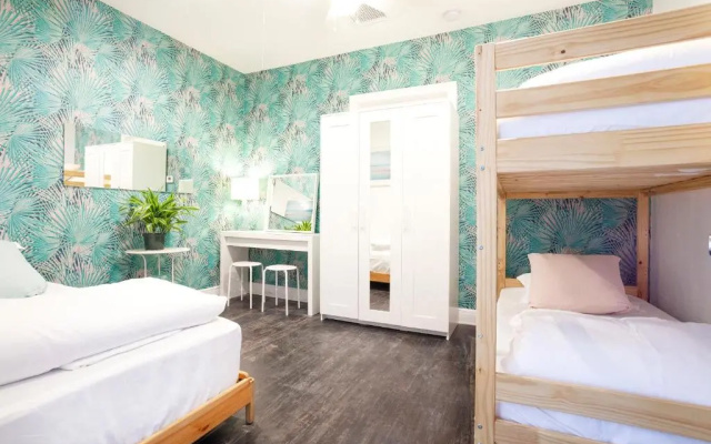 Economy room