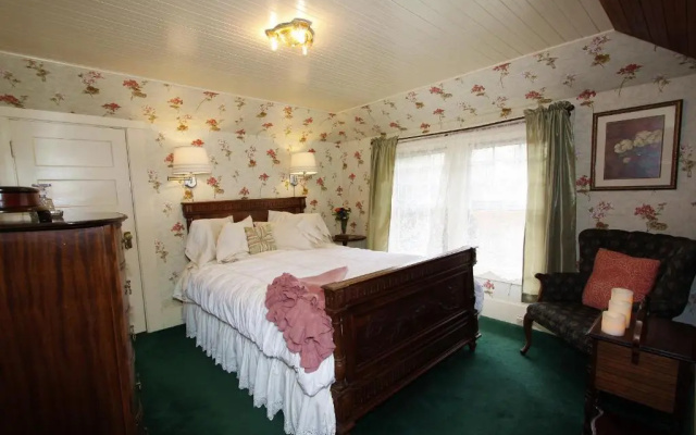 Standard Double room with garden view