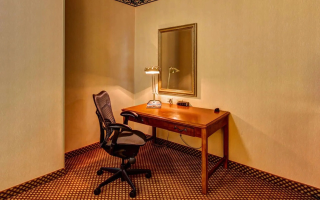 Deluxe Double Suite