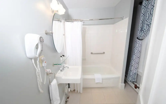 Classic Double Basement room